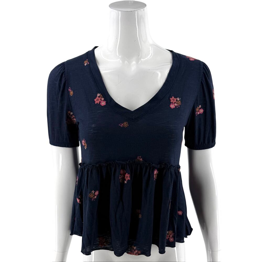 Alya Womens Top Size XS Navy Blue Pink Floral Embroidered V Neck Tee Shirt